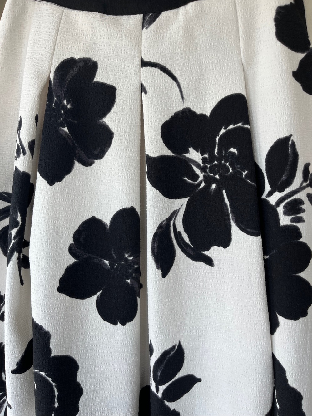 BHWM black & white graphic floral midi skirt with pockets - 8 - Picture 8 of 11